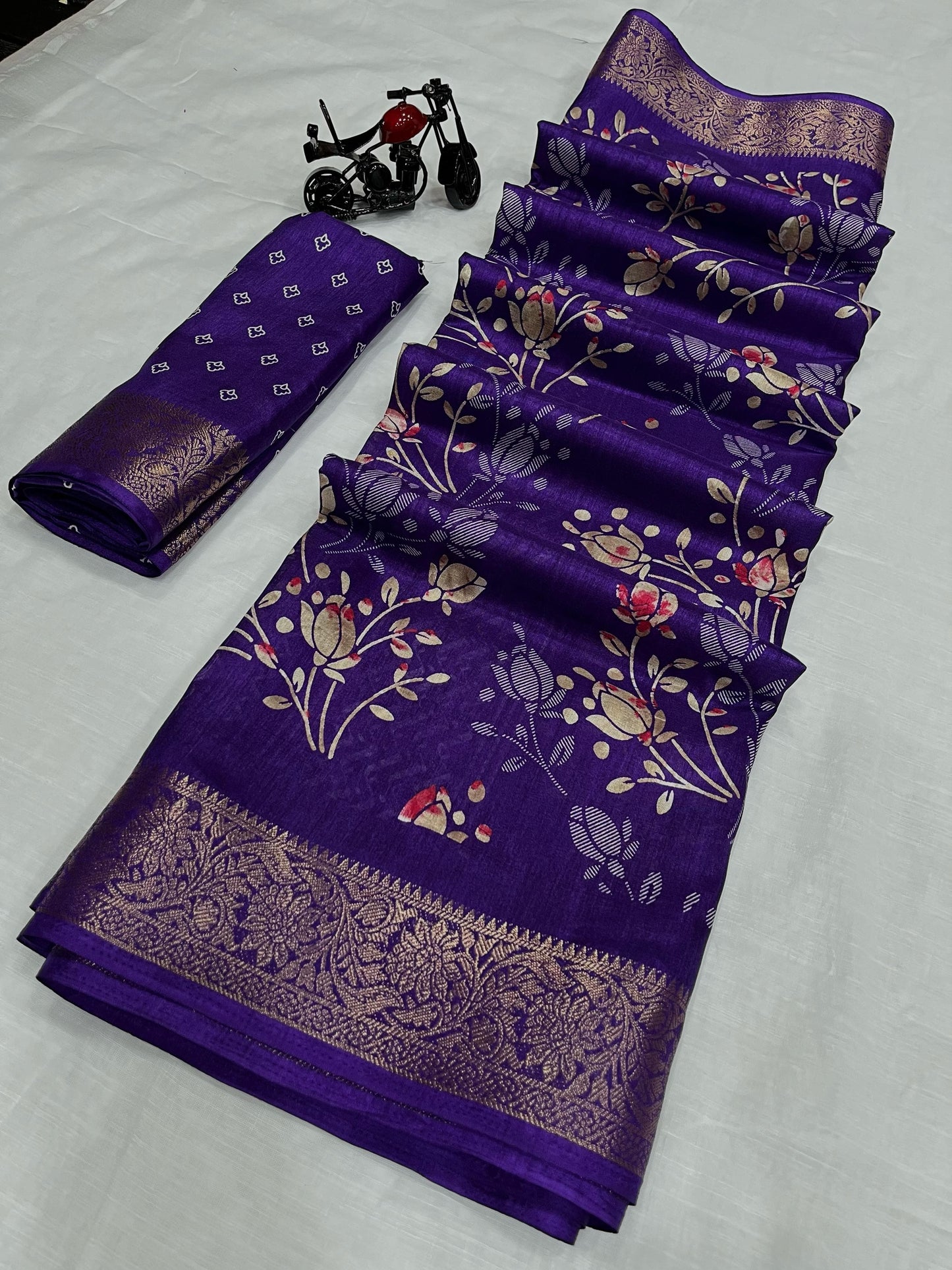 Dola silk saree