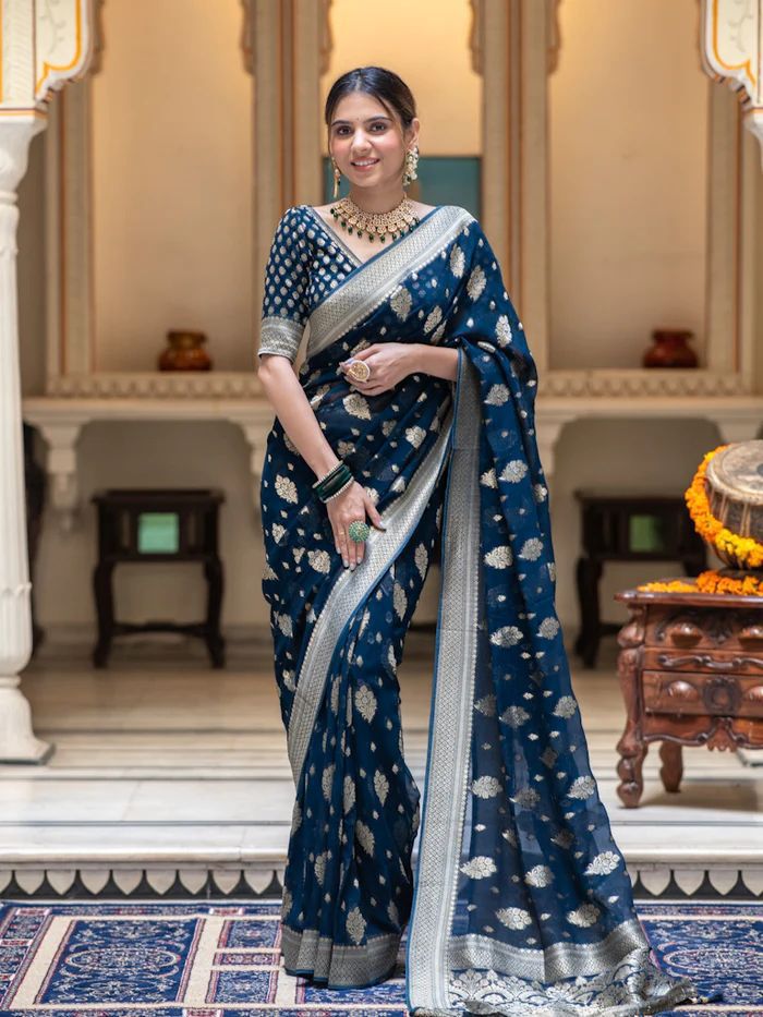 Exquisite Banarasi Khadi Dola Saree with Jacquard Weaving and Rich Pallu