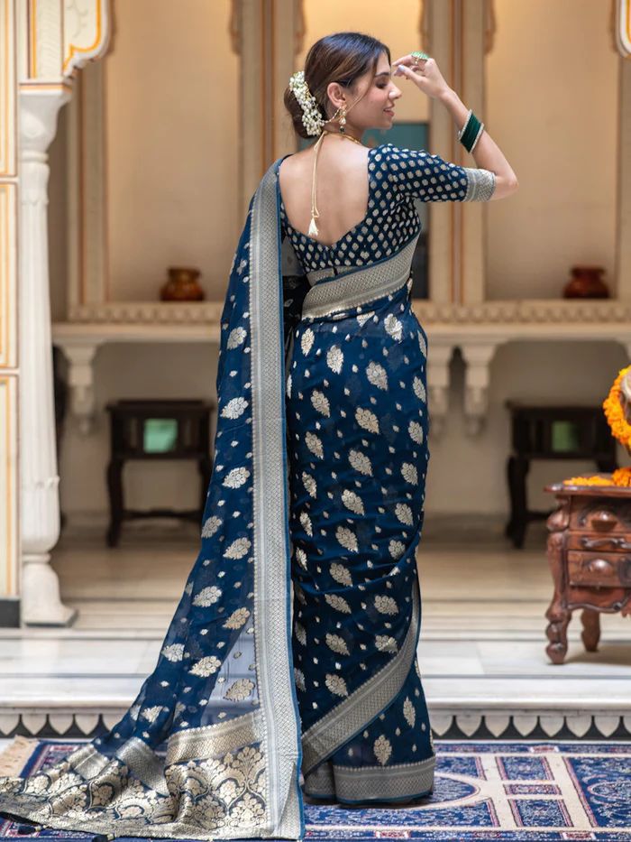 Exquisite Banarasi Khadi Dola Saree with Jacquard Weaving and Rich Pallu