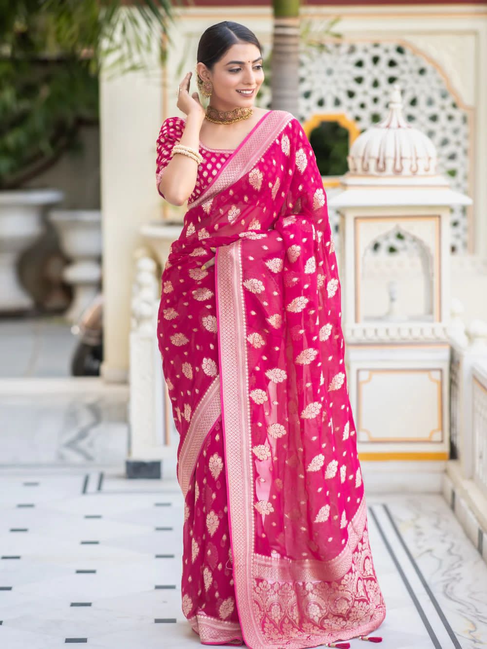 Exquisite Banarasi Khadi Dola Saree with Jacquard Weaving and Rich Pallu